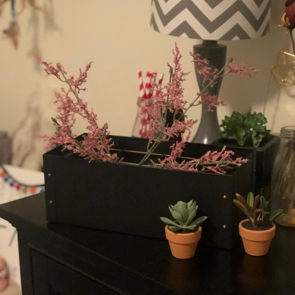 Magnolia Farms flower vase - Picture 2 of 6